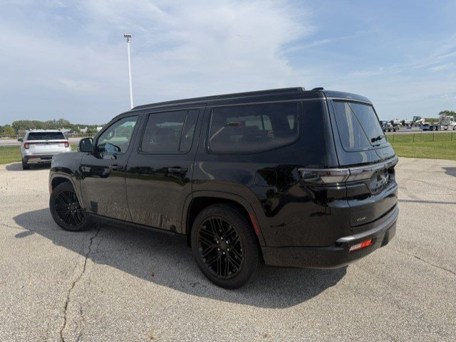 Used 2026 Jeep Grand Wagoneer Limited AWD/4WD image 7