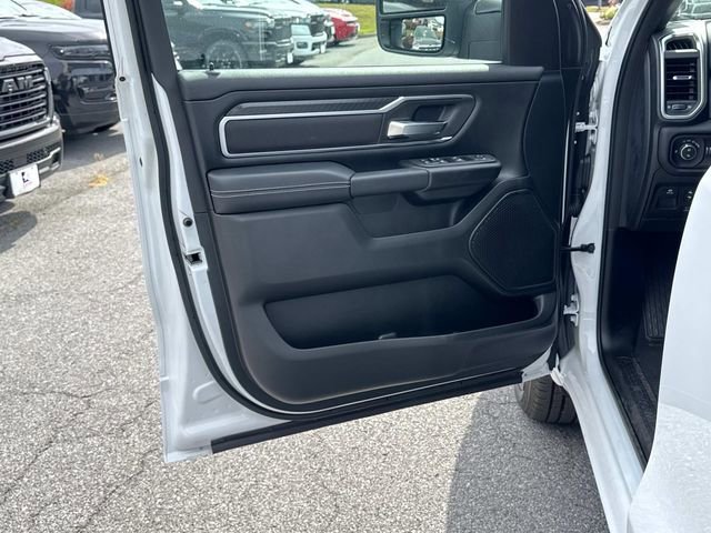 New 2025 RAM 1500 4x4 Crew Cab image 10
