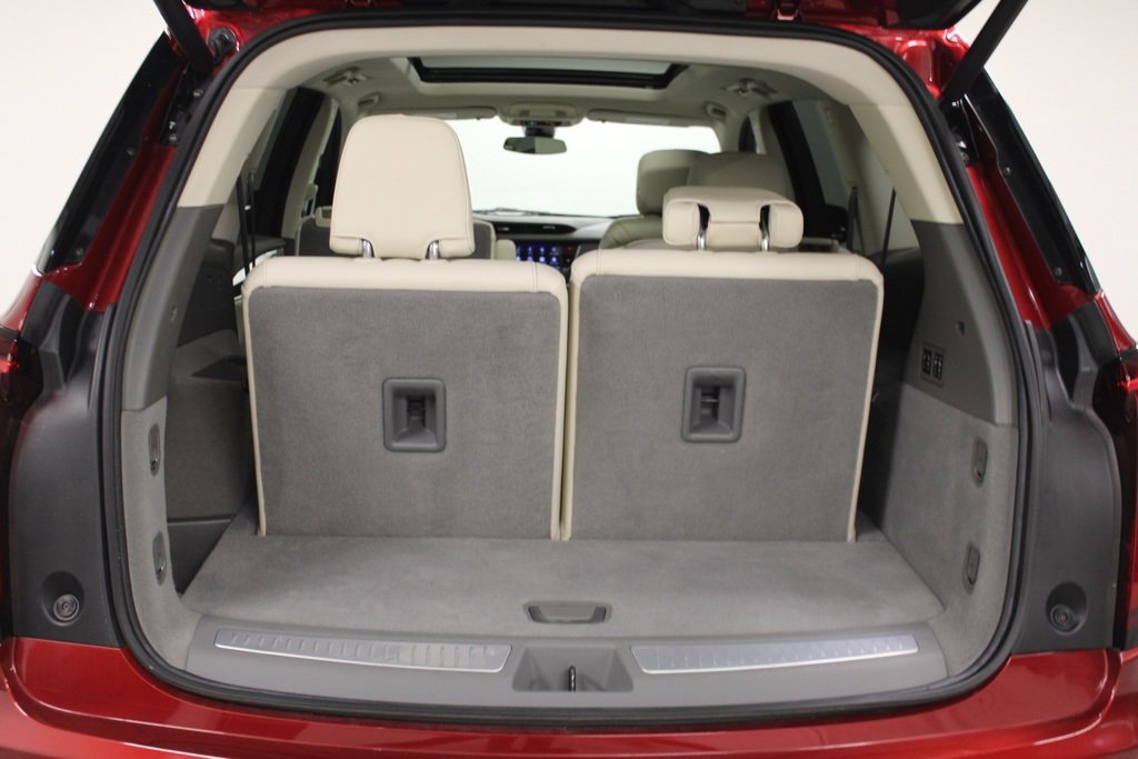 Used 2024 Cadillac XT6 Premium Luxury image 37