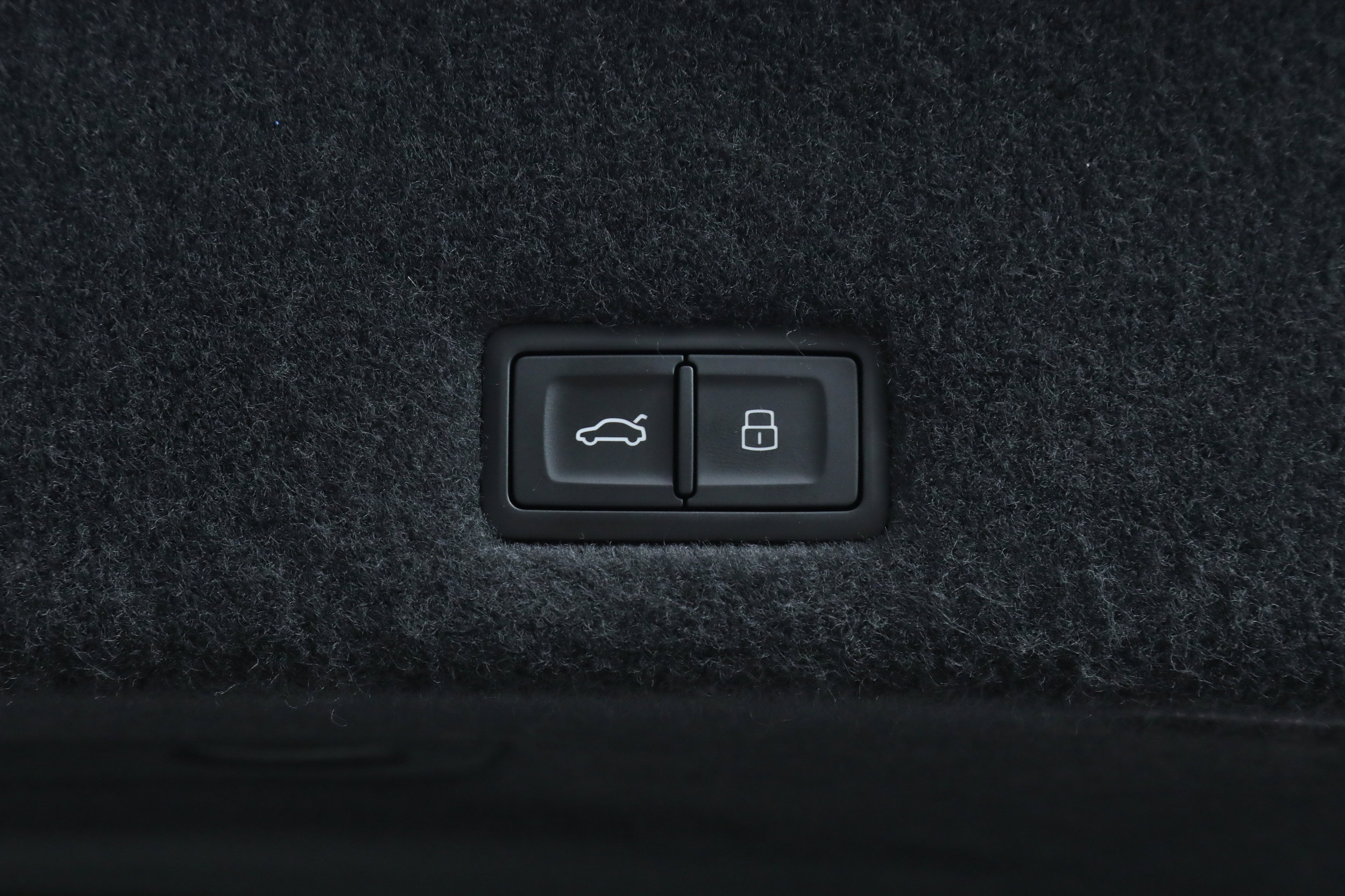Used 2022 Lamborghini Urus image 37