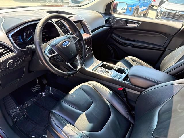 Used 2020 Ford Edge Titanium w/ Class II Trailer Tow Package AWD/4WD image 16