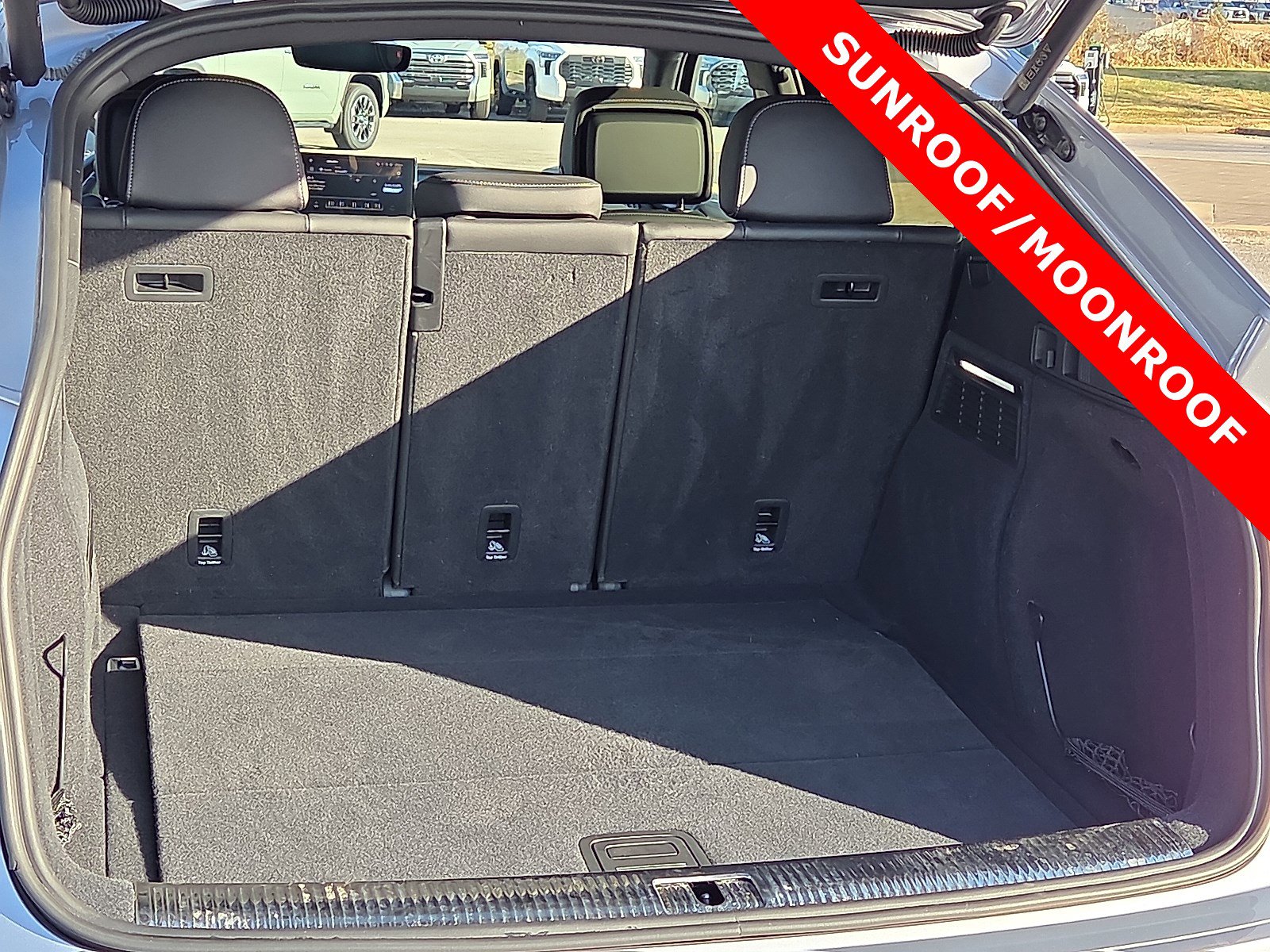 Used 2023 Audi SQ5 Prestige w/ Prestige Package image 9