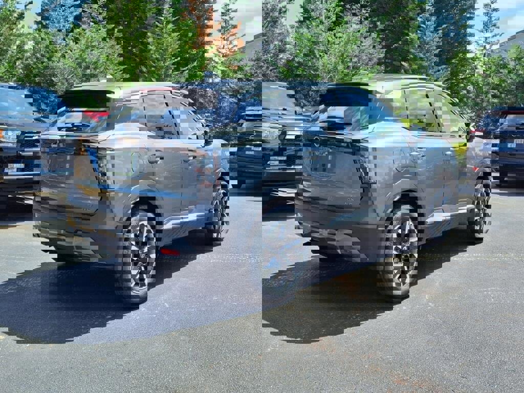 New 2025 Nissan Kicks SV image 3