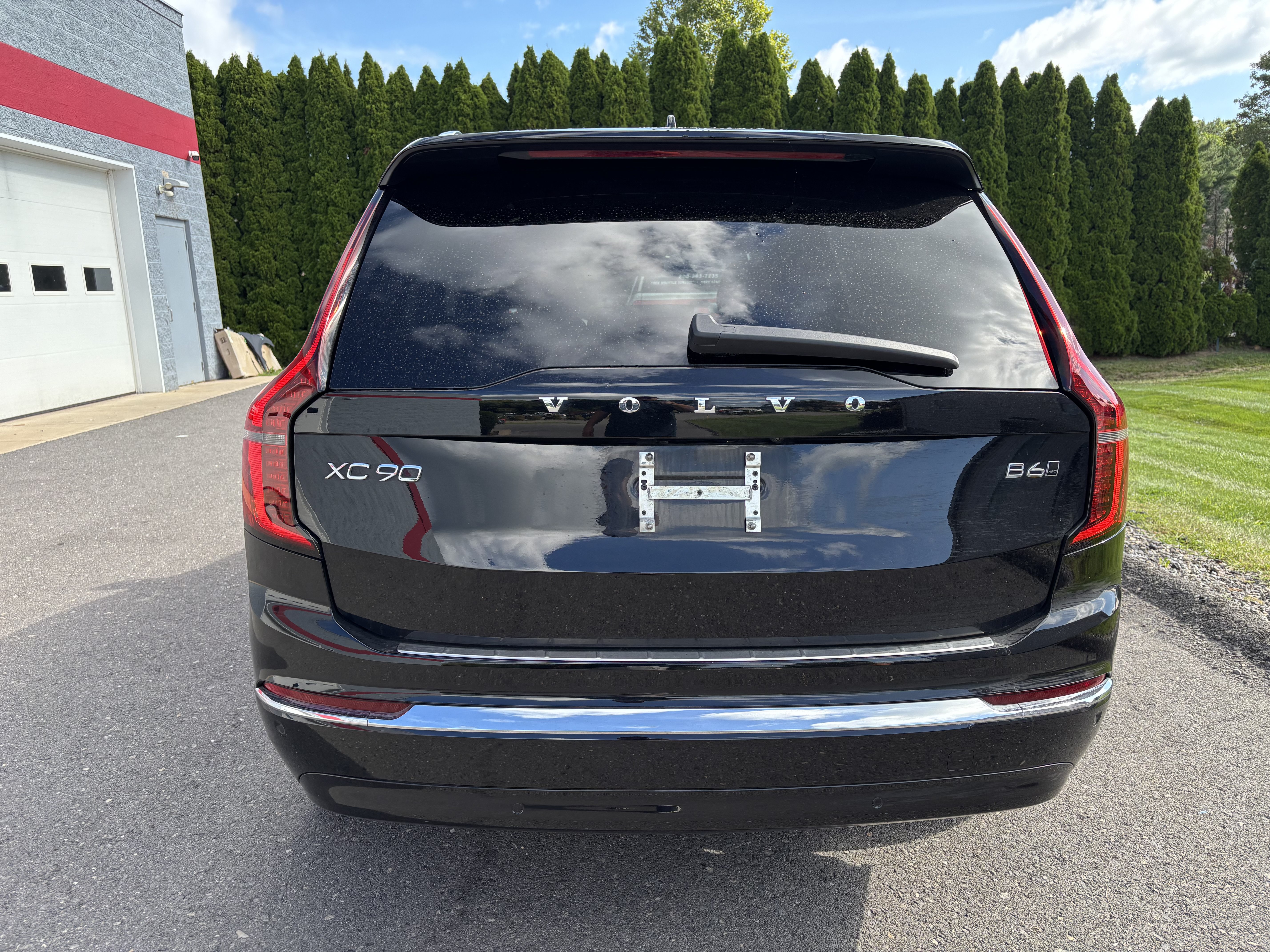 Used 2025 Volvo XC90 B6 Plus w/ Protection Package Premier AWD/4WD image 4