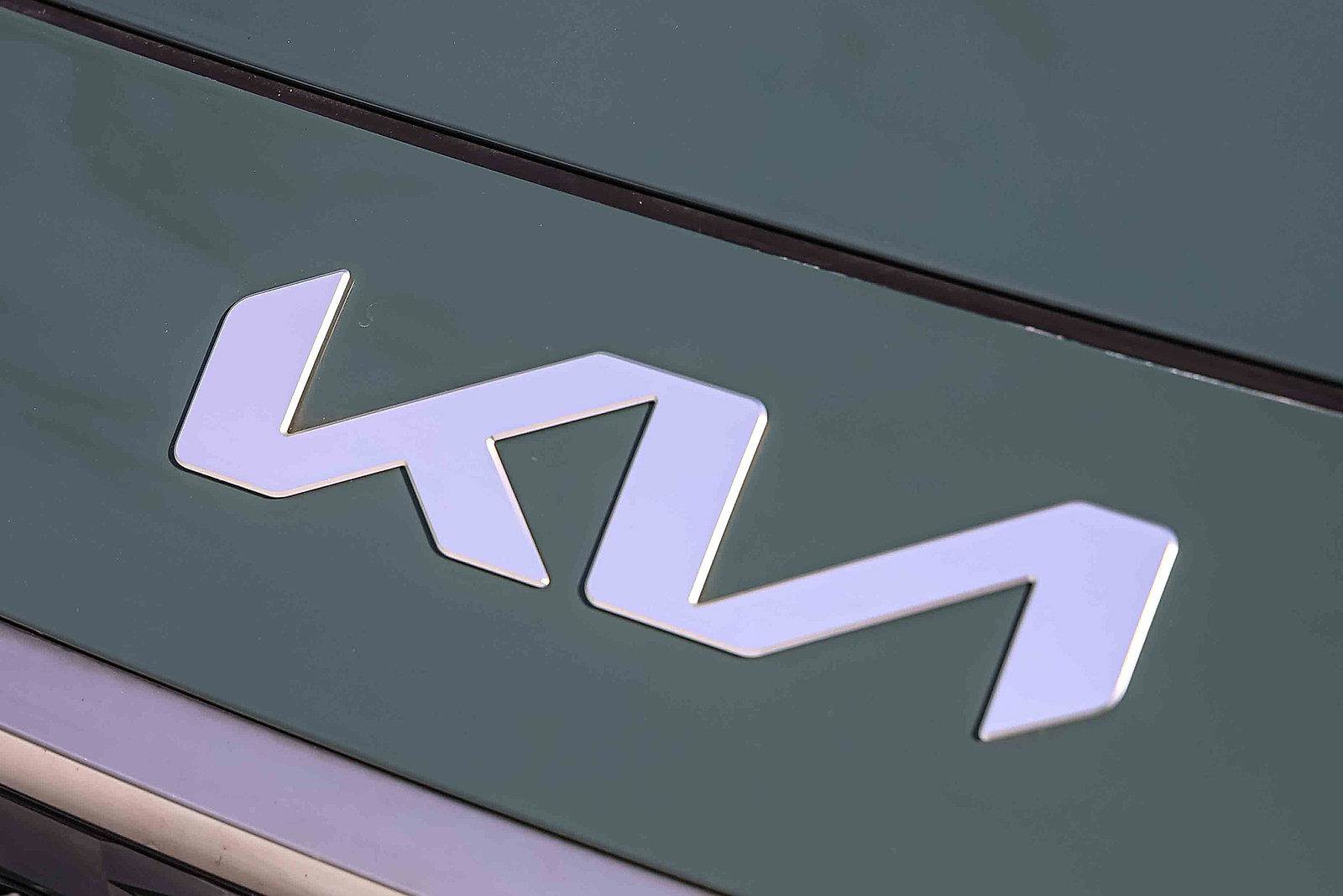 Certified 2024 Kia Niro Wave image 30