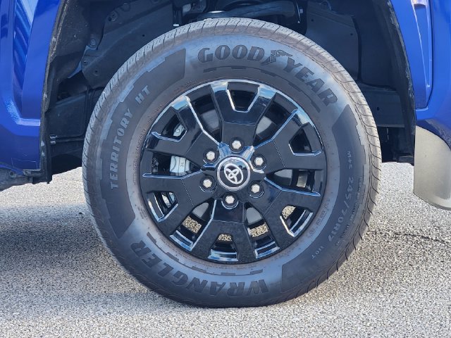 Used 2025 Toyota Tacoma SR5 RWD image 11