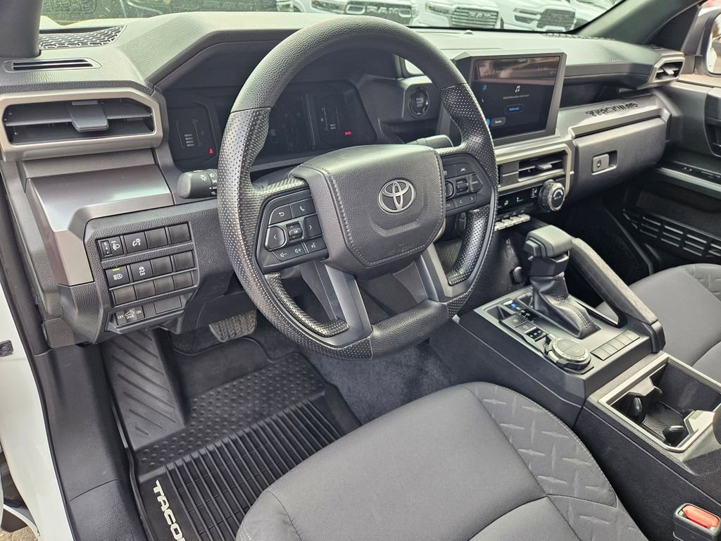 Used 2025 Toyota Tacoma SR5 AWD/4WD image 13