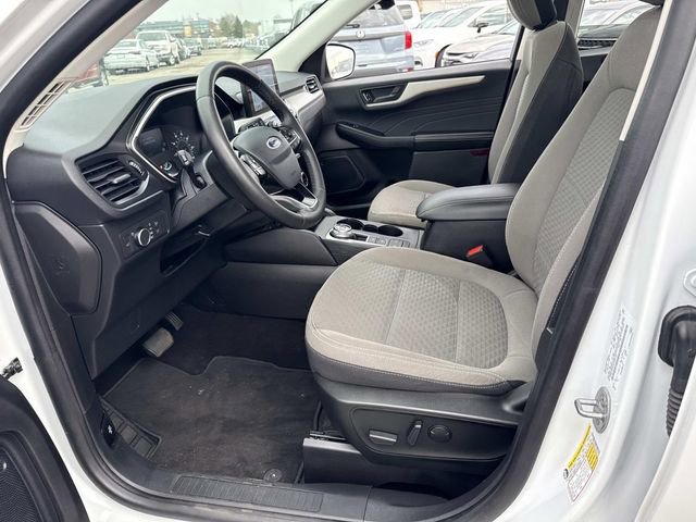 Used 2022 Ford Escape SE w/ SE Sport Appearance Package image 25