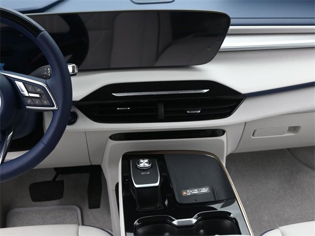 Certified 2025 Buick Enclave Avenir image 27