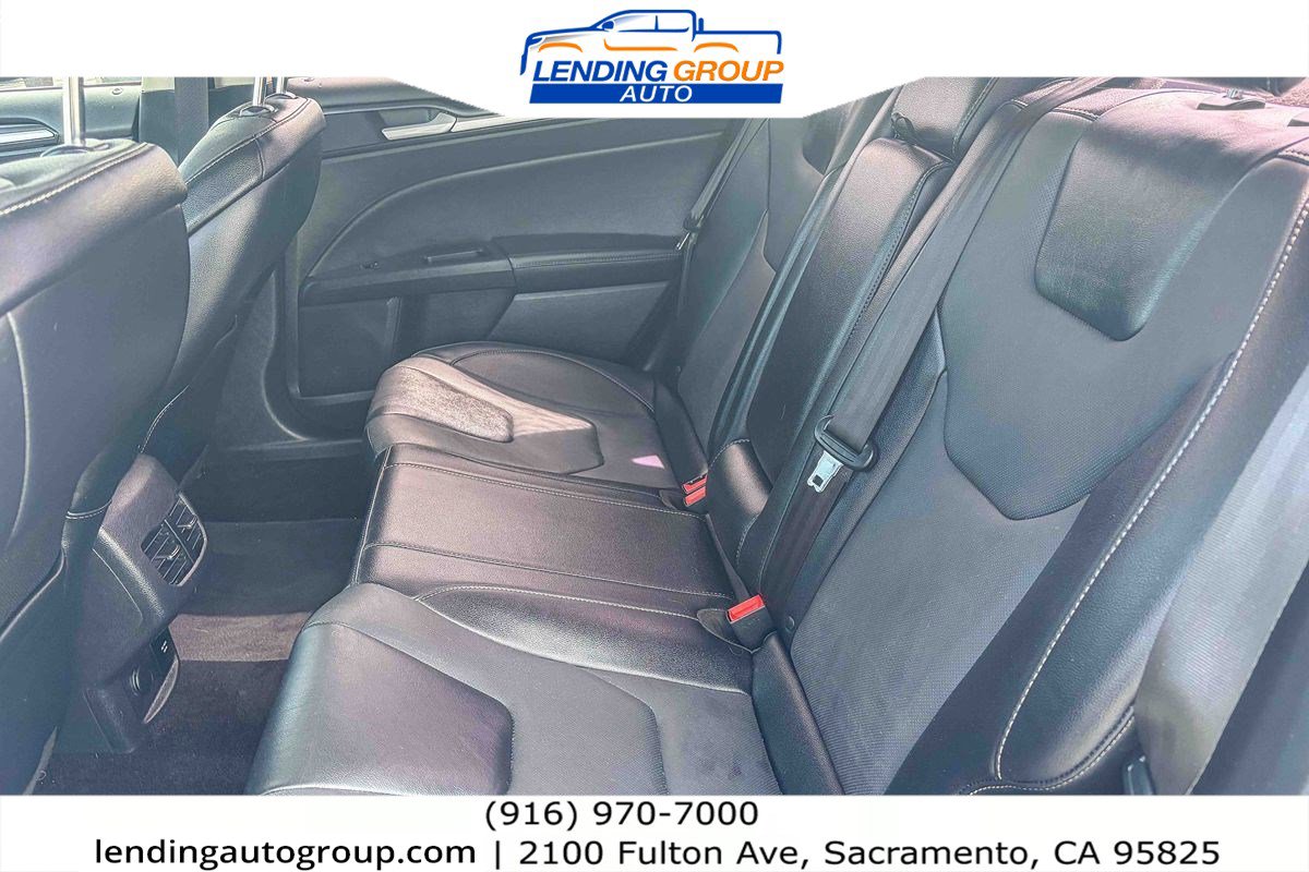 Used 2017 Ford Fusion Energi Titanium FWD image 17