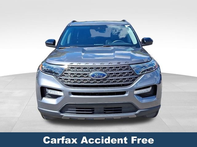 Used 2022 Ford Explorer XLT image 3