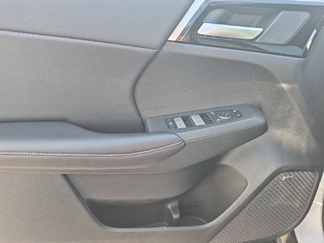 New 2026 Mitsubishi Outlander LE FWD image 12
