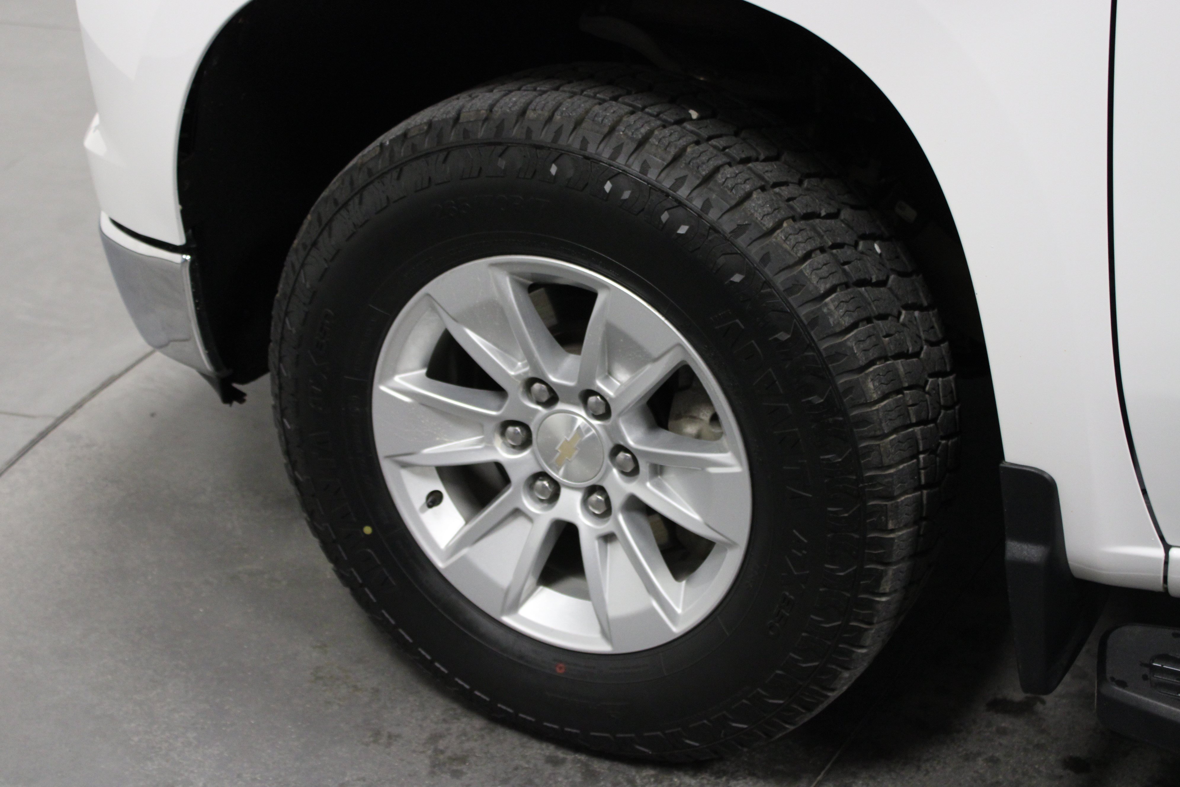 Used 2023 Chevrolet Silverado 1500 LT w/ Protection Package AWD/4WD image 10