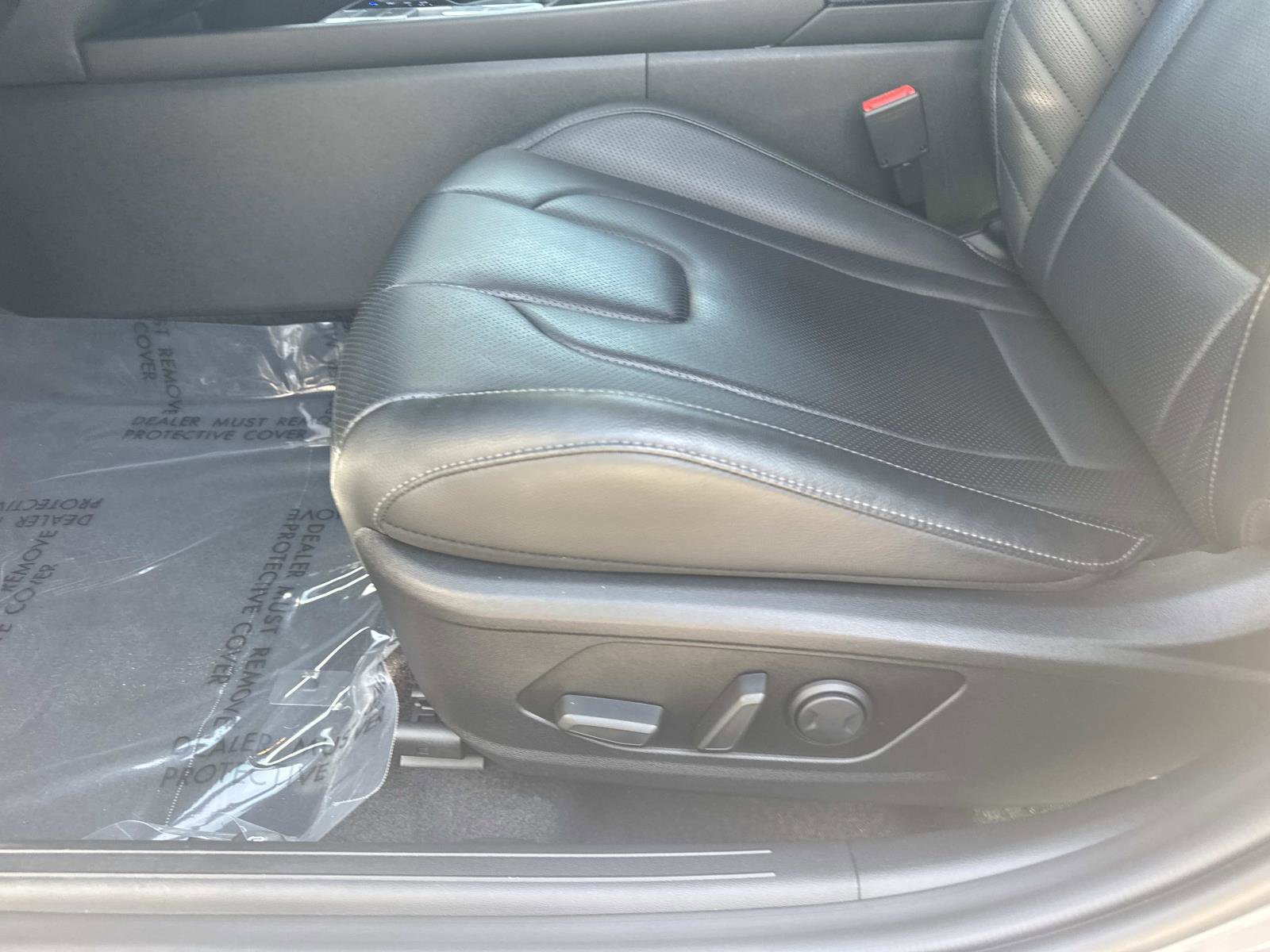 Used 2024 Hyundai Elantra Limited image 17