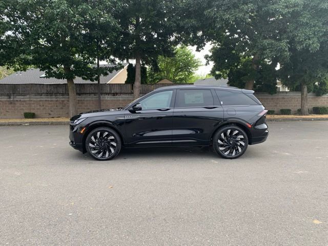 New 2025 Lincoln Nautilus Reserve image 2