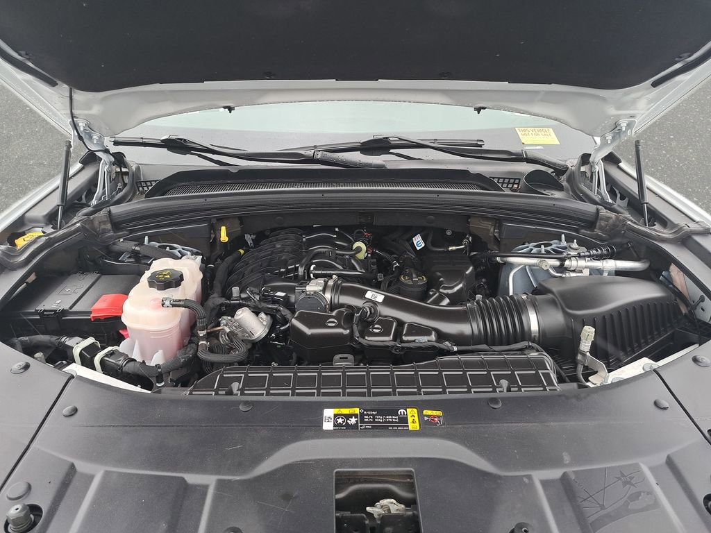 Certified 2024 Jeep Grand Cherokee L Laredo AWD/4WD image 33