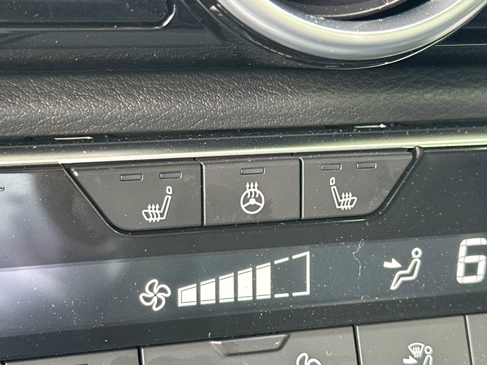 Certified 2025 Nissan Sentra SR w/ SR Premium Package FWD image 28