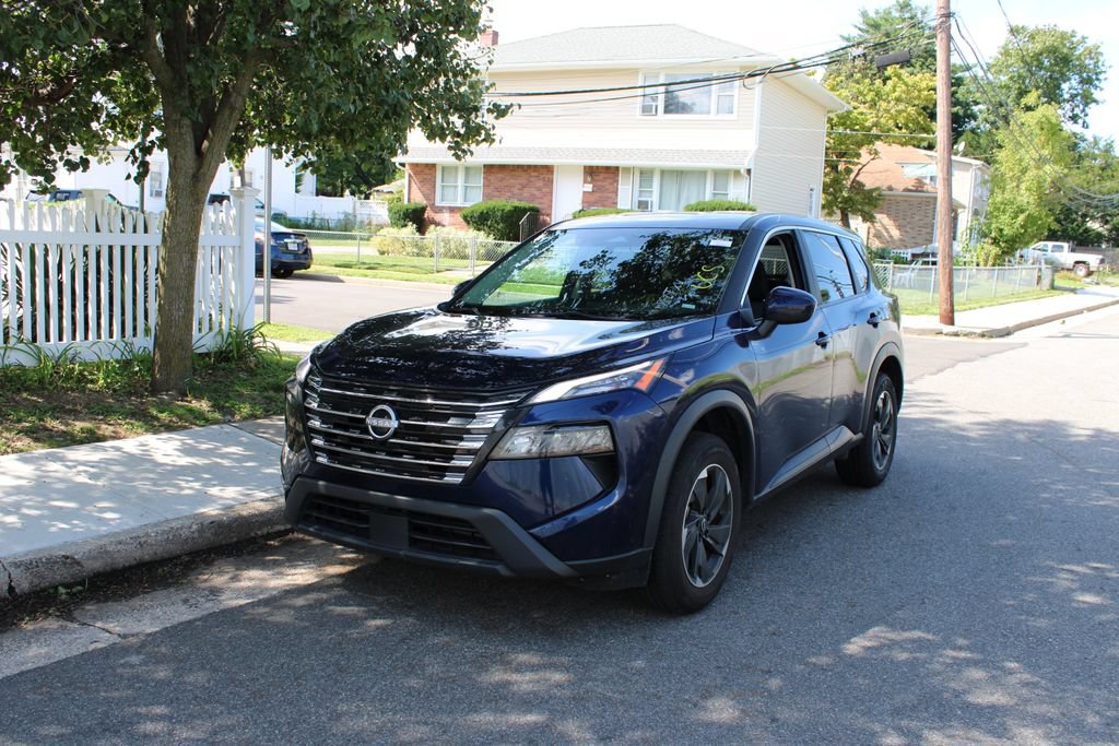 Used 2024 Nissan Rogue SV FWD image 2