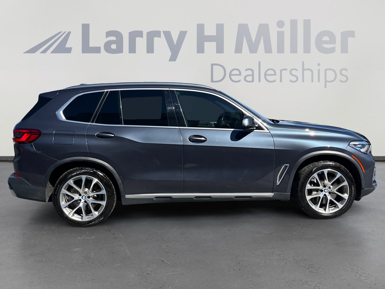 Used 2019 BMW X5 xDrive50i w/ Premium Package 2 AWD/4WD image 6