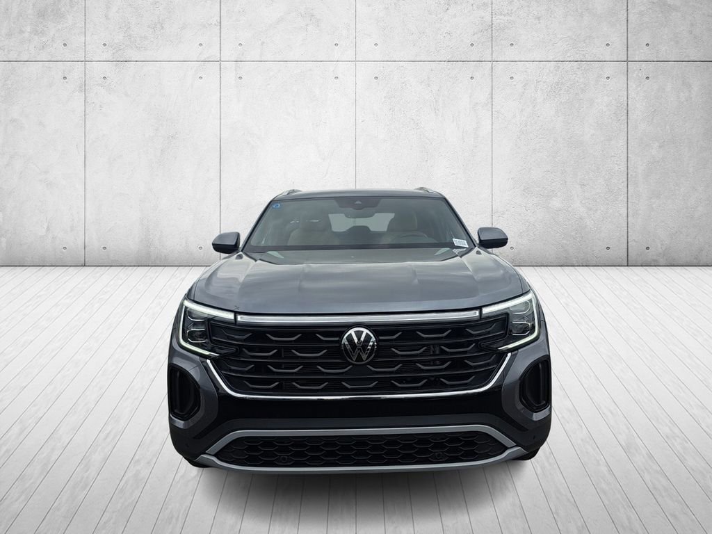 Used 2025 Volkswagen Atlas Cross Sport SE image 2