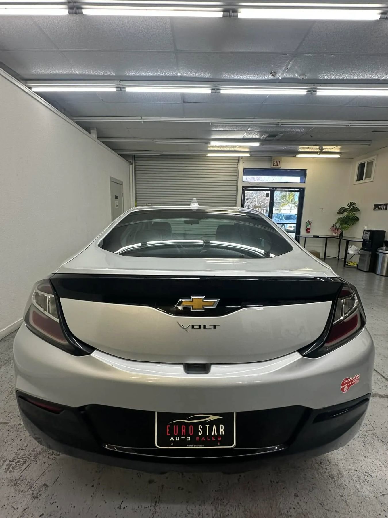 Used 2017 Chevrolet Volt LT w/ Comfort Package image 36