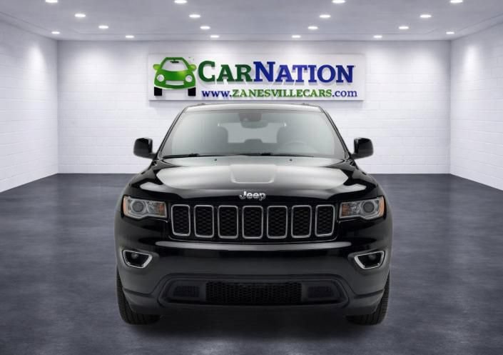 Used 2018 Jeep Grand Cherokee Laredo AWD/4WD image 2