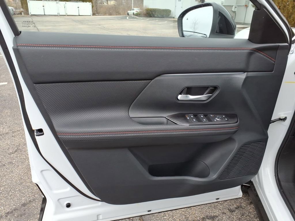 New 2026 Nissan Kicks SR w/ Cold Weather Package image 11