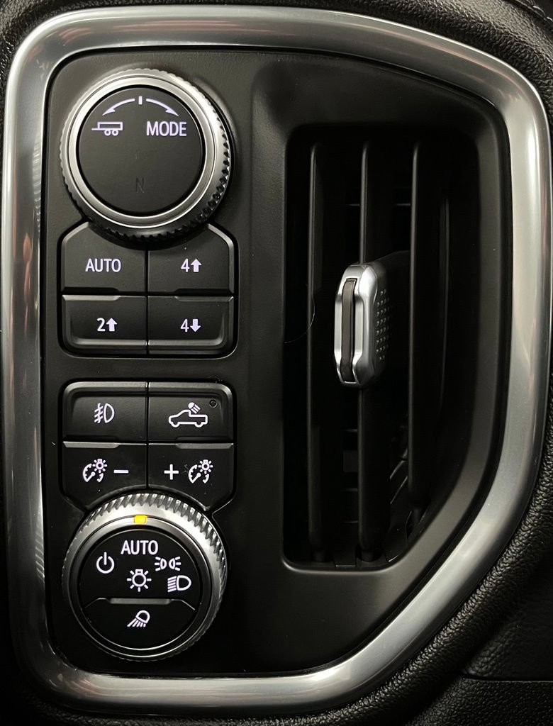 Used 2020 GMC Sierra 1500 Denali w/ Technology Package AWD/4WD image 32
