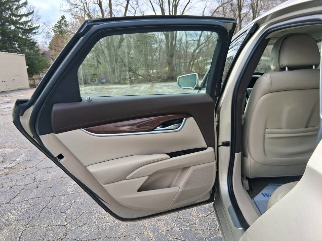 Used 2013 Cadillac XTS Luxury image 8