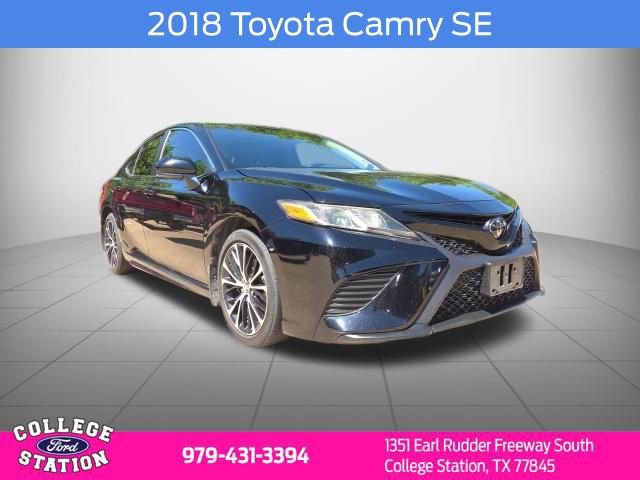 Used 2018 Toyota Camry SE image 1