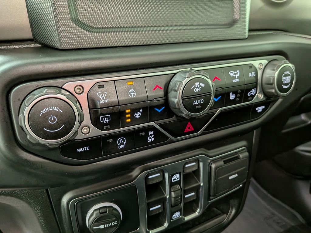 Used 2021 Jeep Gladiator Willys image 27