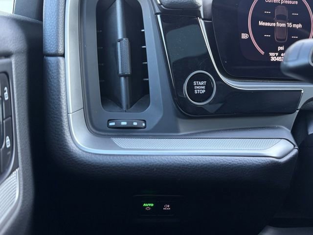 Used 2024 Porsche Cayenne AWD/4WD image 5