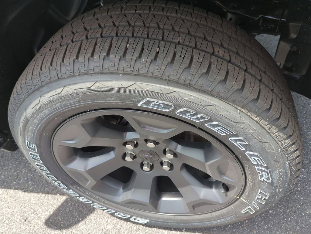 New 2026 RAM 1500 4x4 Crew Cab image 10