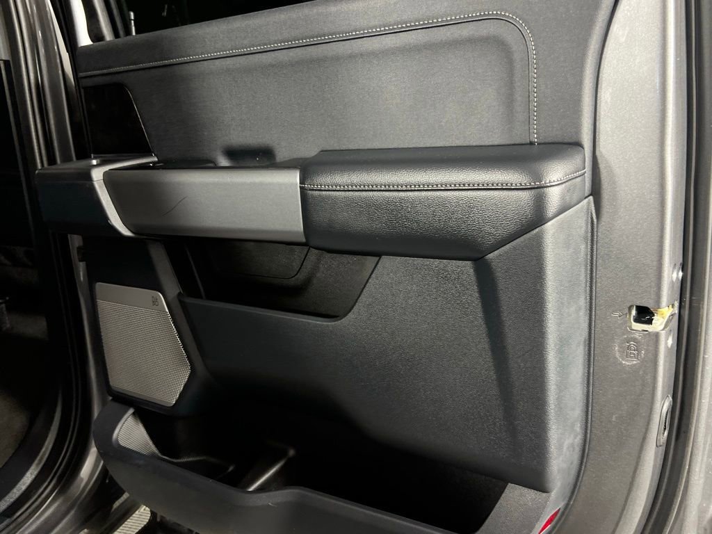 Used 2025 Ford F250 Lariat w/ Chrome Package image 30