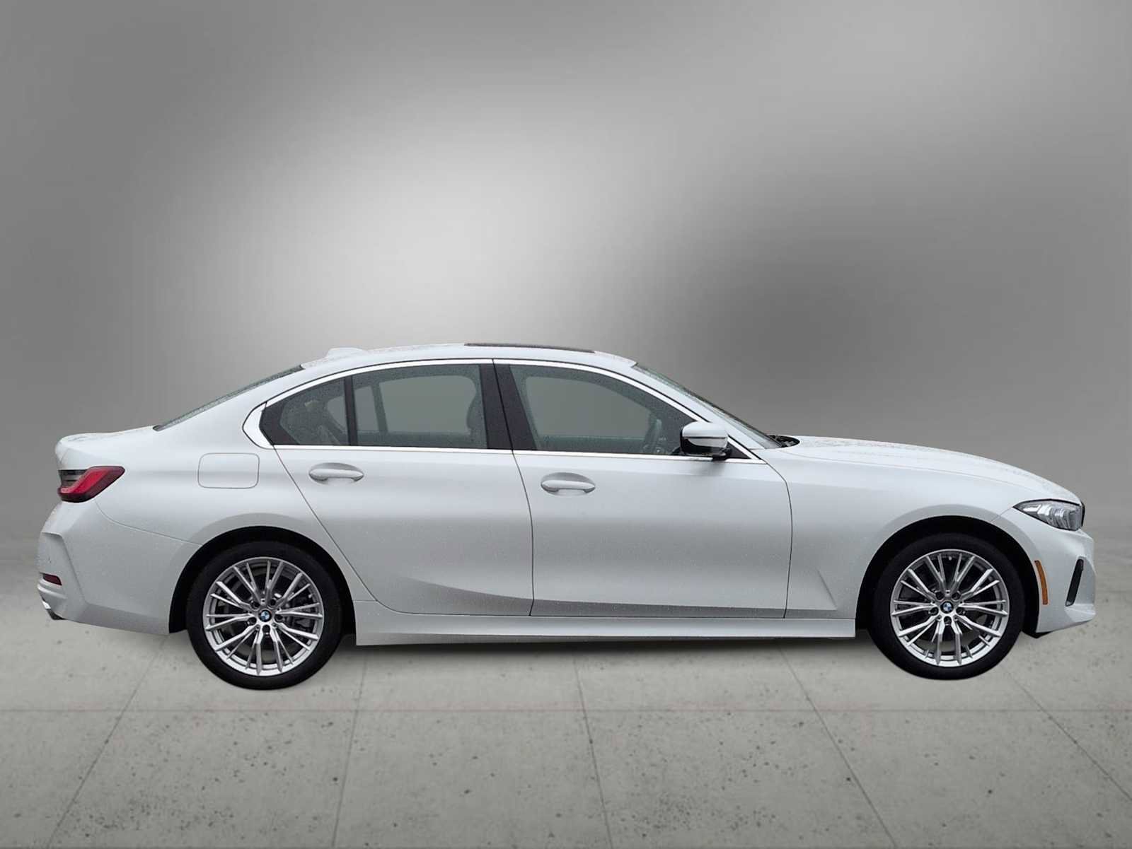 Used 2024 BMW 330i xDrive 330i xDrive w/ Convenience Package image 9