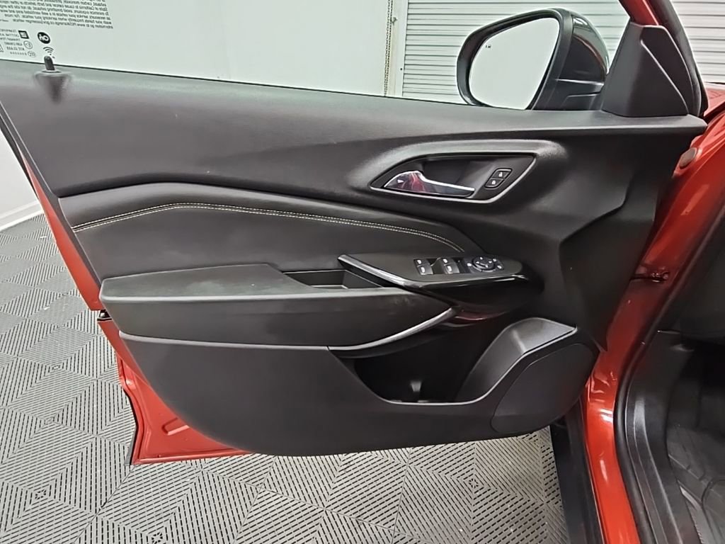 Used 2024 Chevrolet Trax ACTIV w/ Driver Confidence Package image 28