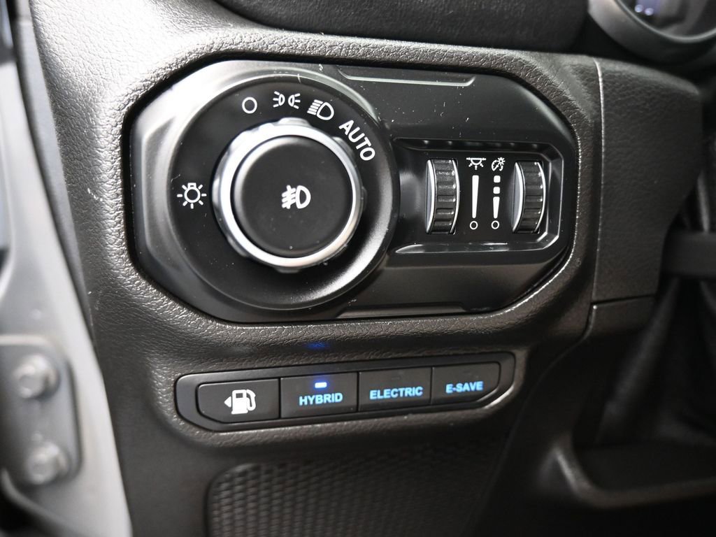 Used 2021 Jeep Wrangler Unlimited Sahara w/ Cold Weather Group image 27