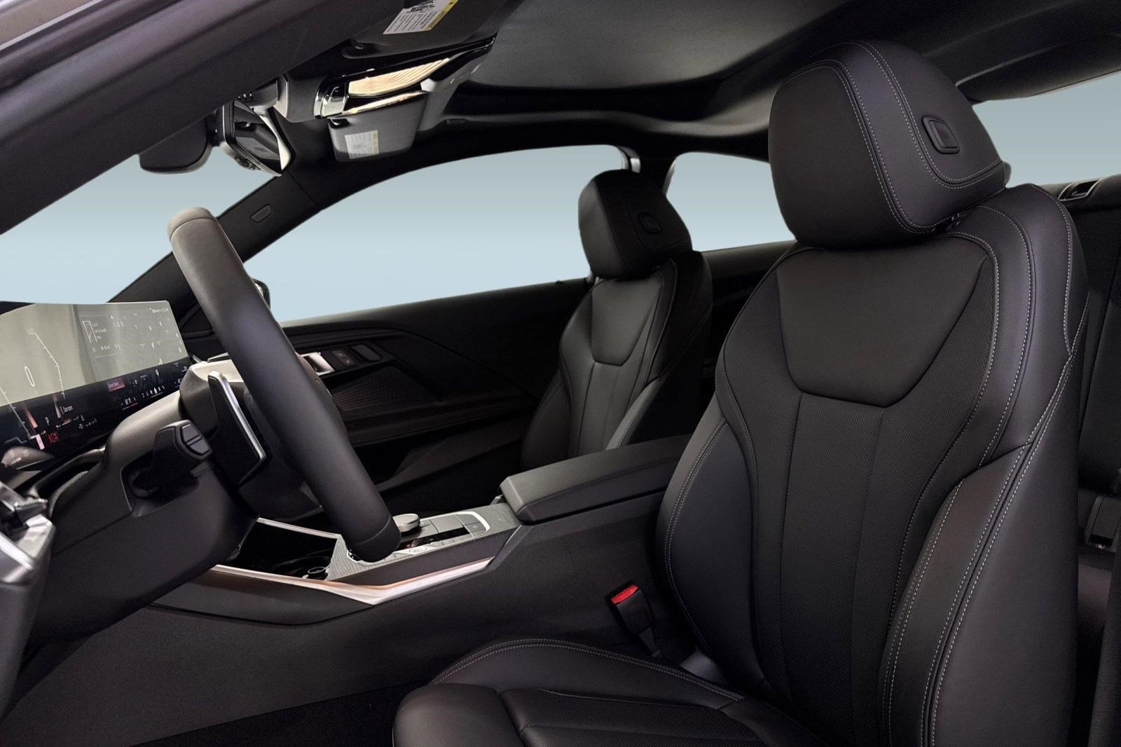 Used 2025 BMW 230i Coupe w/ Premium Package image 5