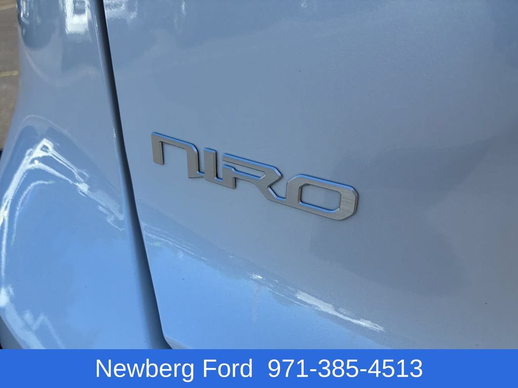 Used 2024 Kia Niro EX FWD image 12