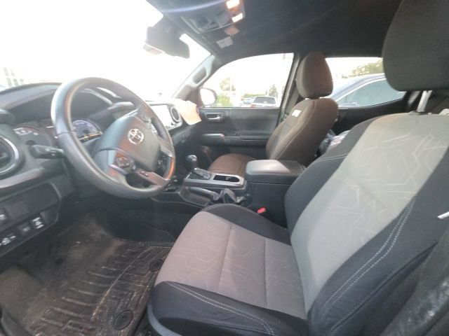Used 2022 Toyota Tacoma TRD Off-Road w/ Black Out Package (TMS) AWD/4WD image 4
