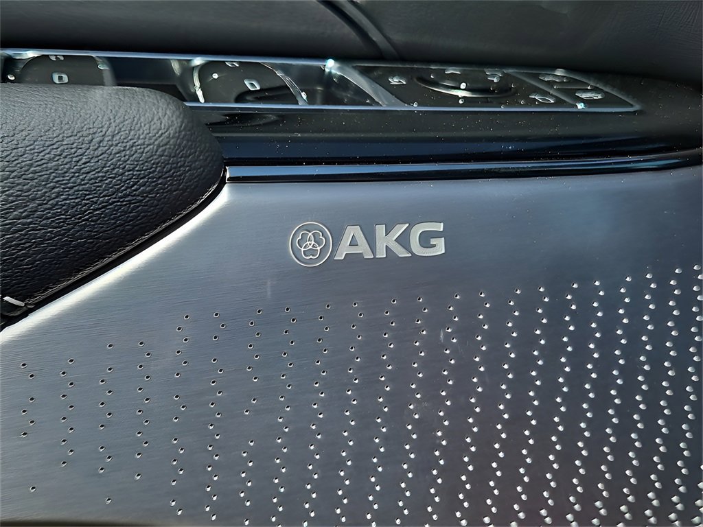 New 2025 Cadillac Lyriq Sport image 10