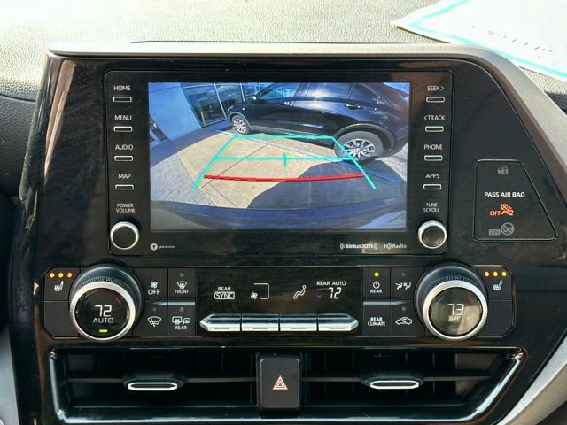 Used 2020 Toyota Highlander XLE image 28