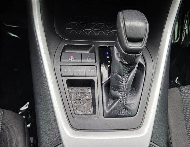 Certified 2022 Toyota RAV4 LE w/ Carpet Mat Package (TMS) image 13