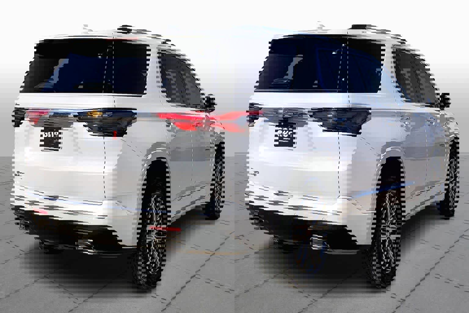 Used 2023 Chevrolet Traverse High Country image 13