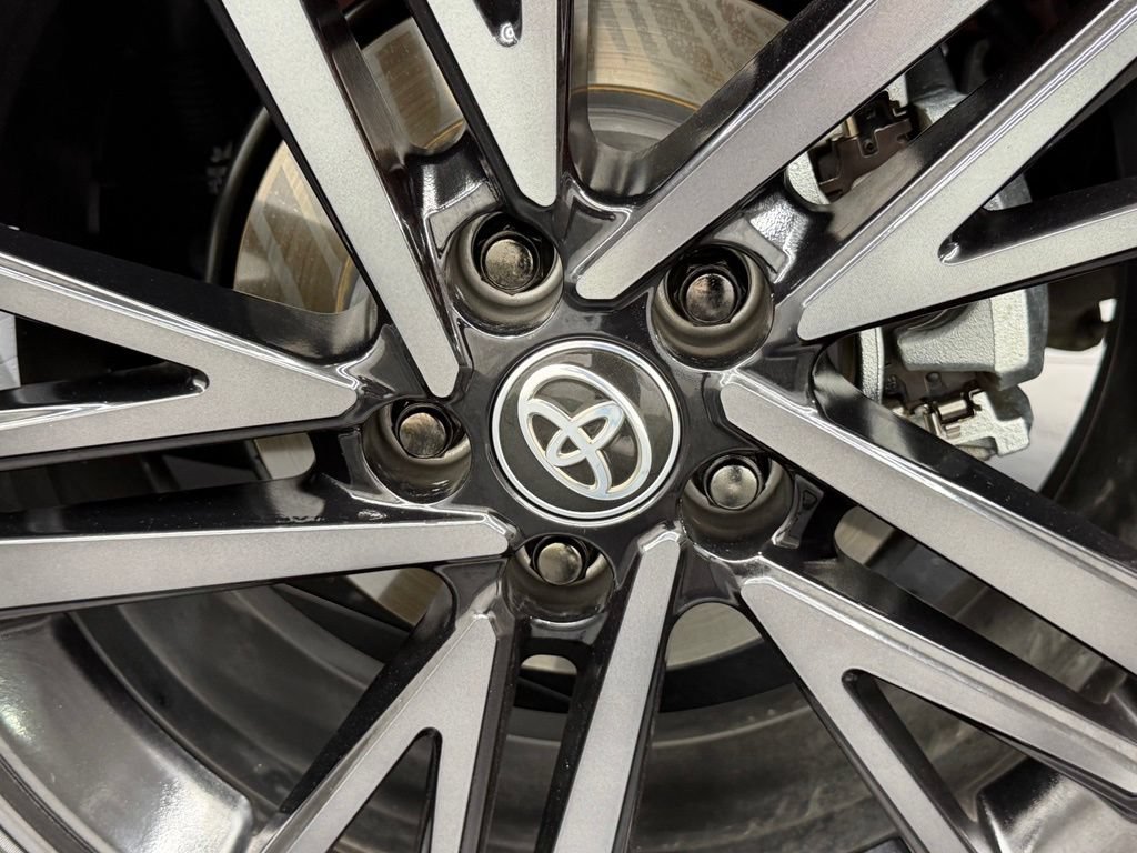Used 2025 Toyota Camry XSE FWD image 17