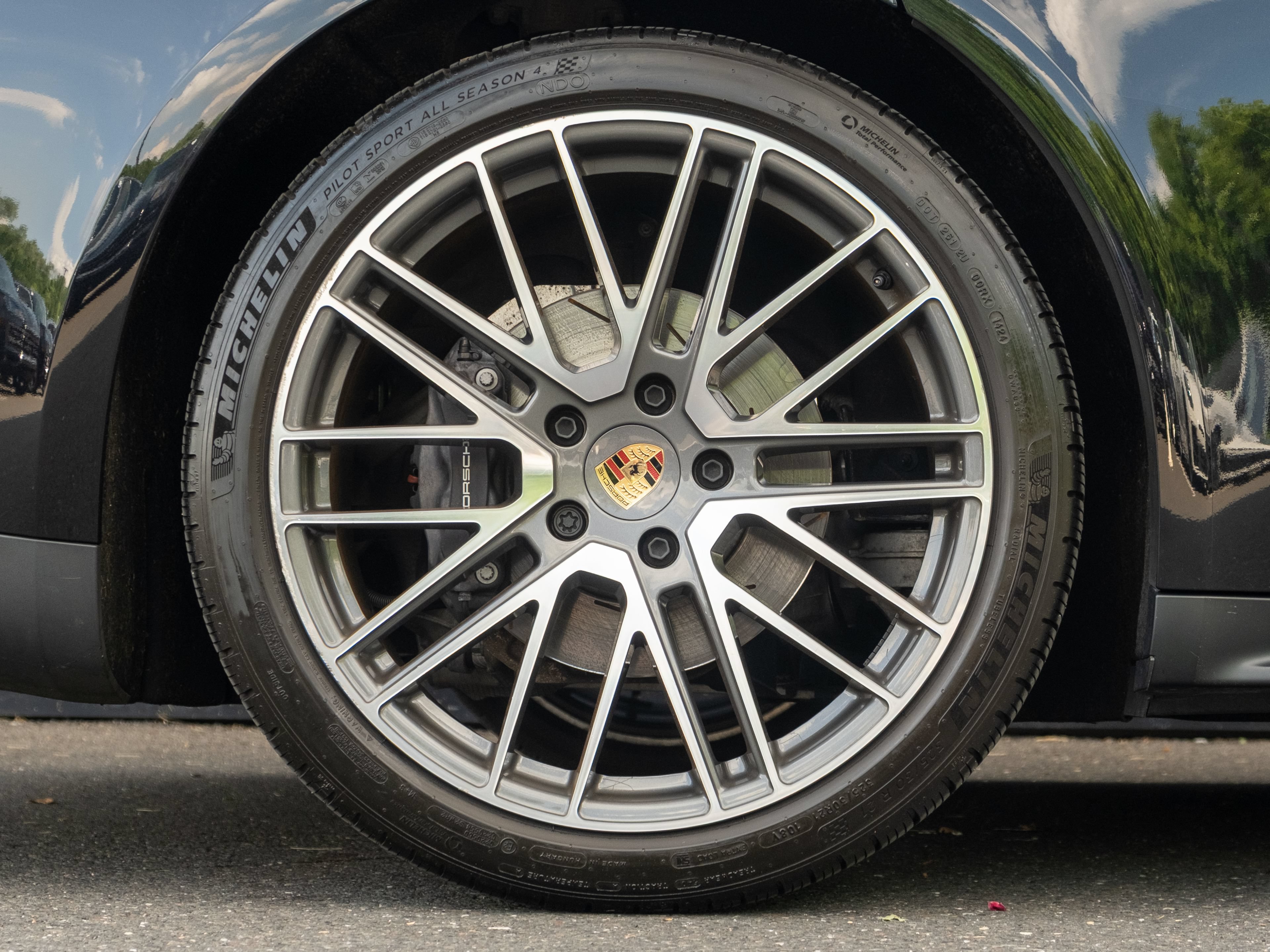 Certified 2024 Porsche Panamera 4 AWD/4WD image 14