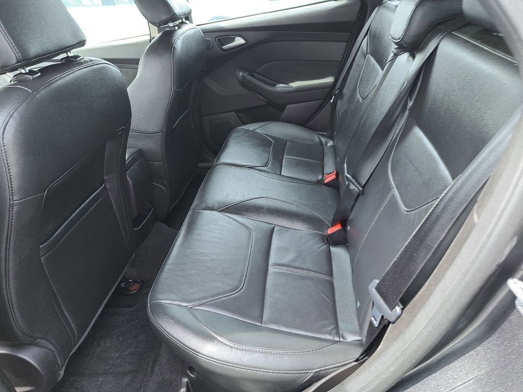 Used 2017 Ford Focus Titanium image 12