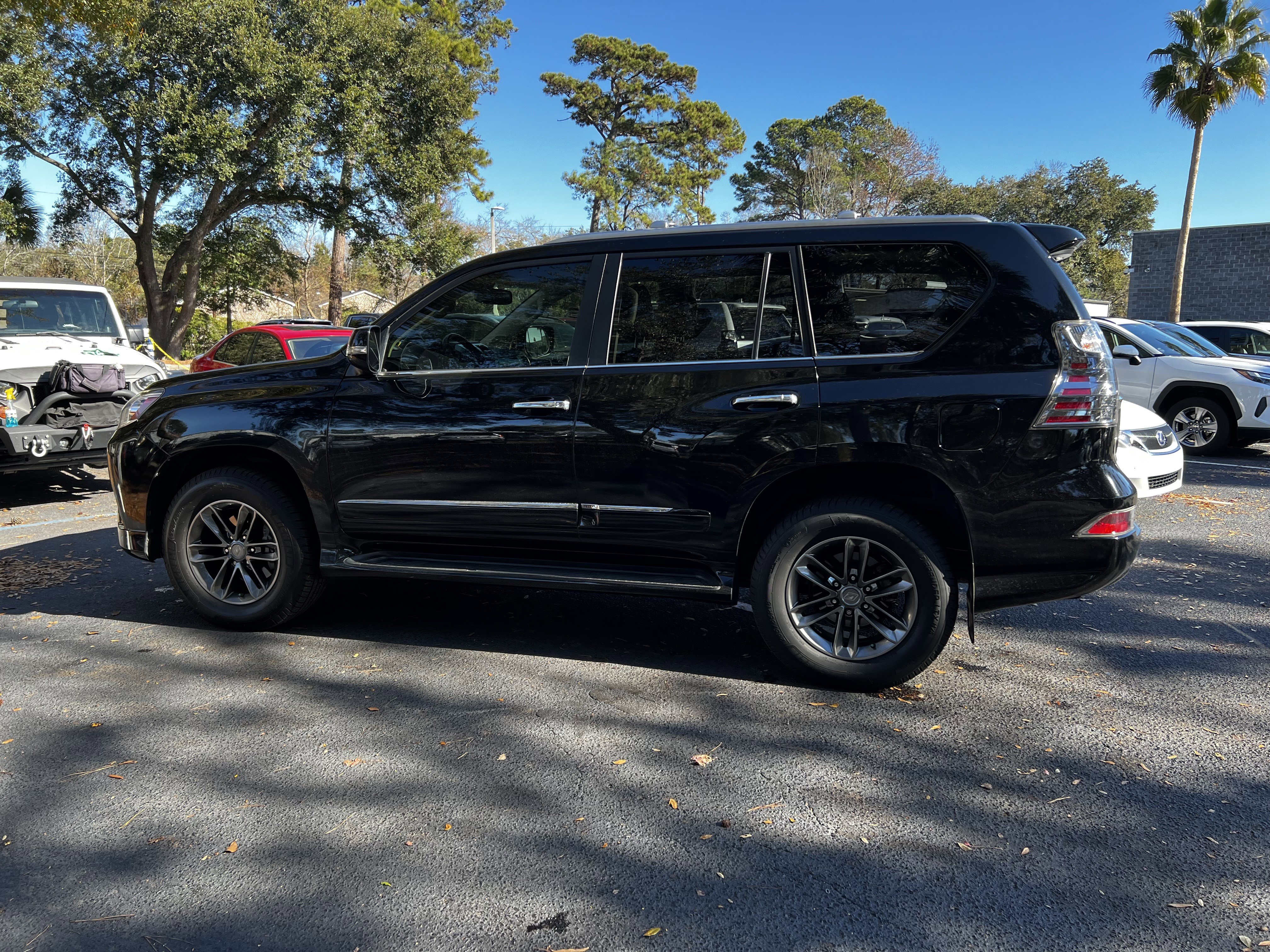 Used 2016 Lexus GX 460 image 6