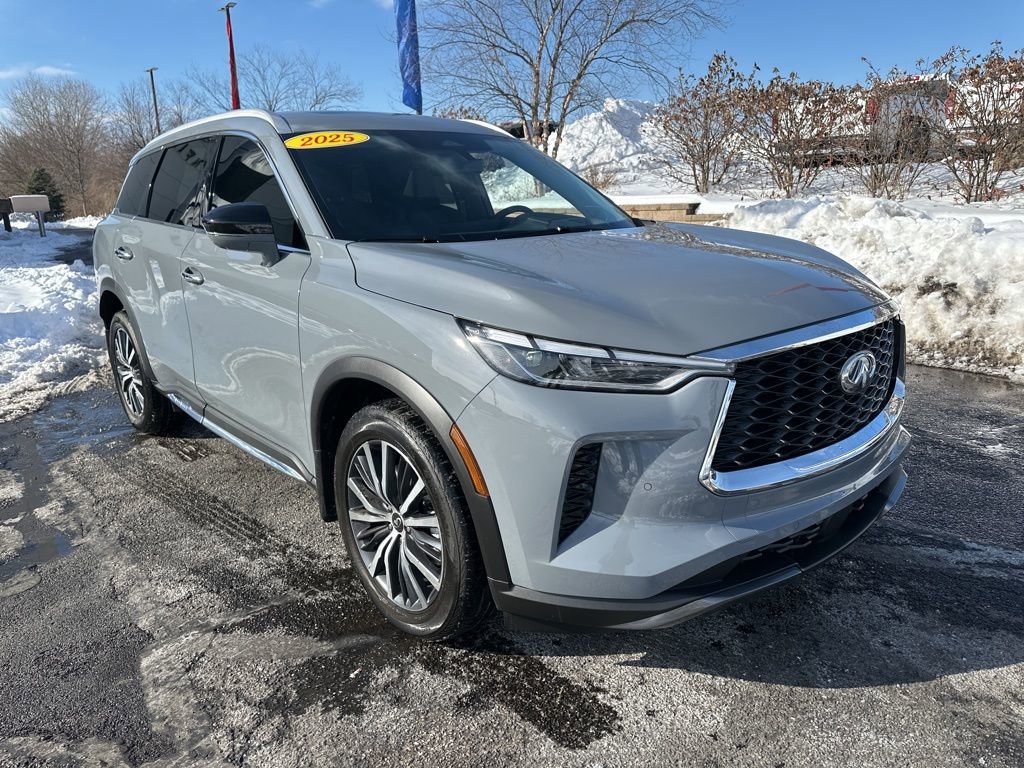 Used 2025 INFINITI QX60 Sensory w/ Vision Package image 18