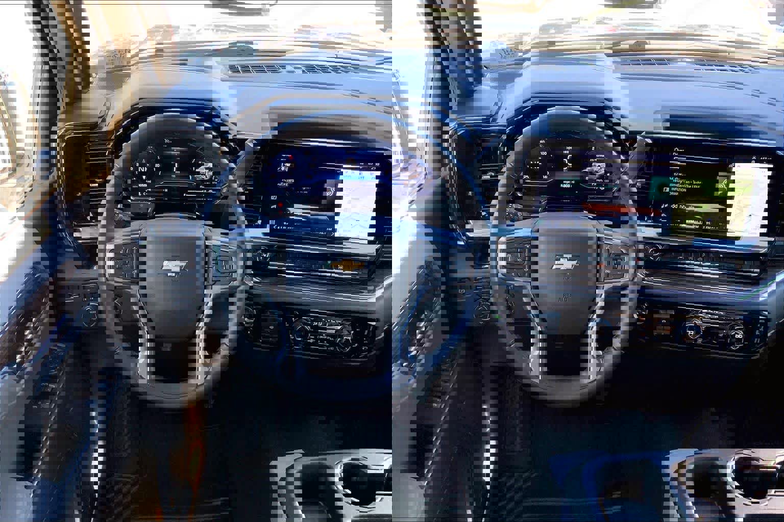 Used 2025 Chevrolet Silverado 1500 LT image 5